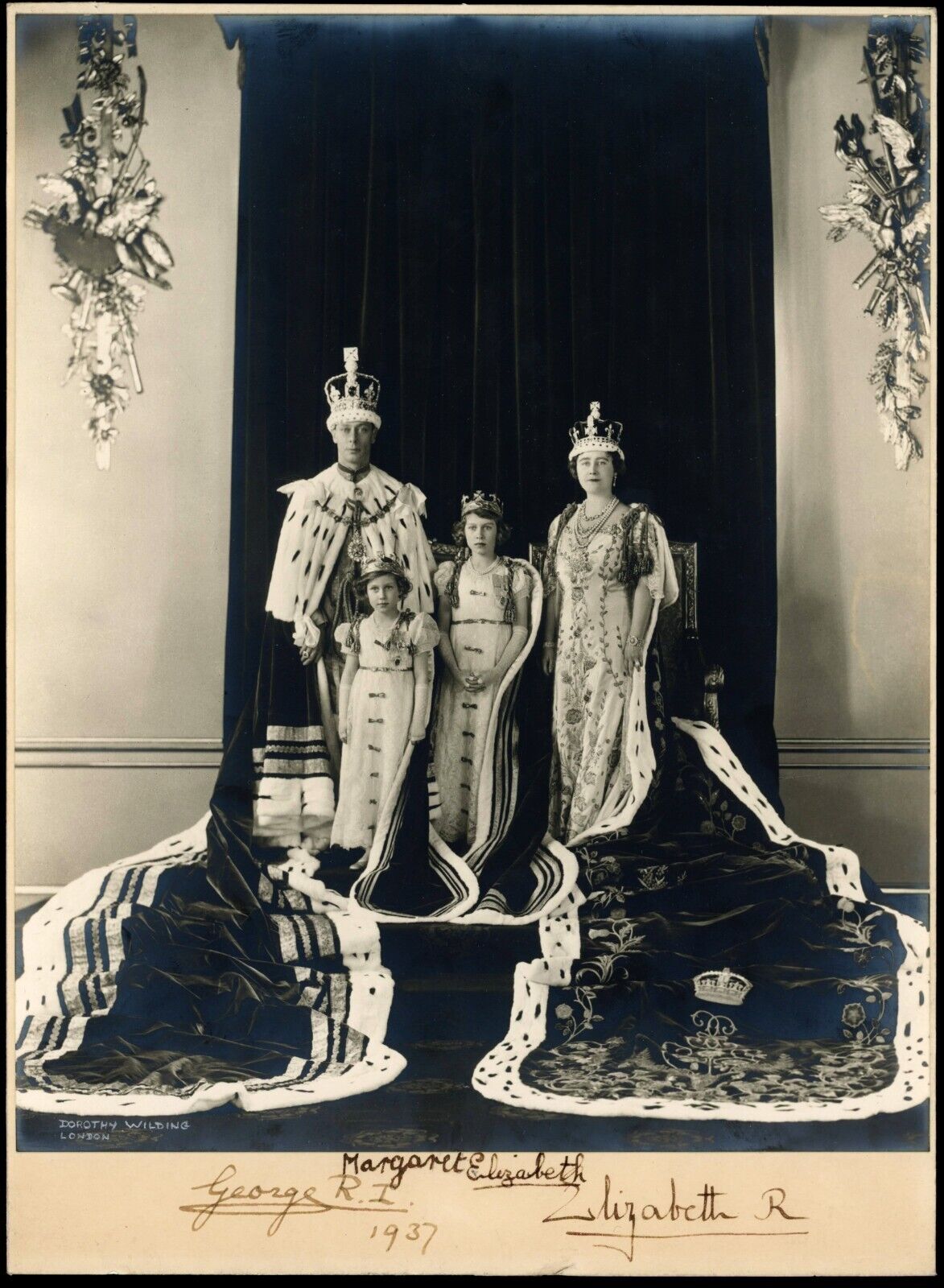 KING GEORGE VI & QUEEN ELIZABETH, PRINCESS ELIZABETH & MARGARET signed photo