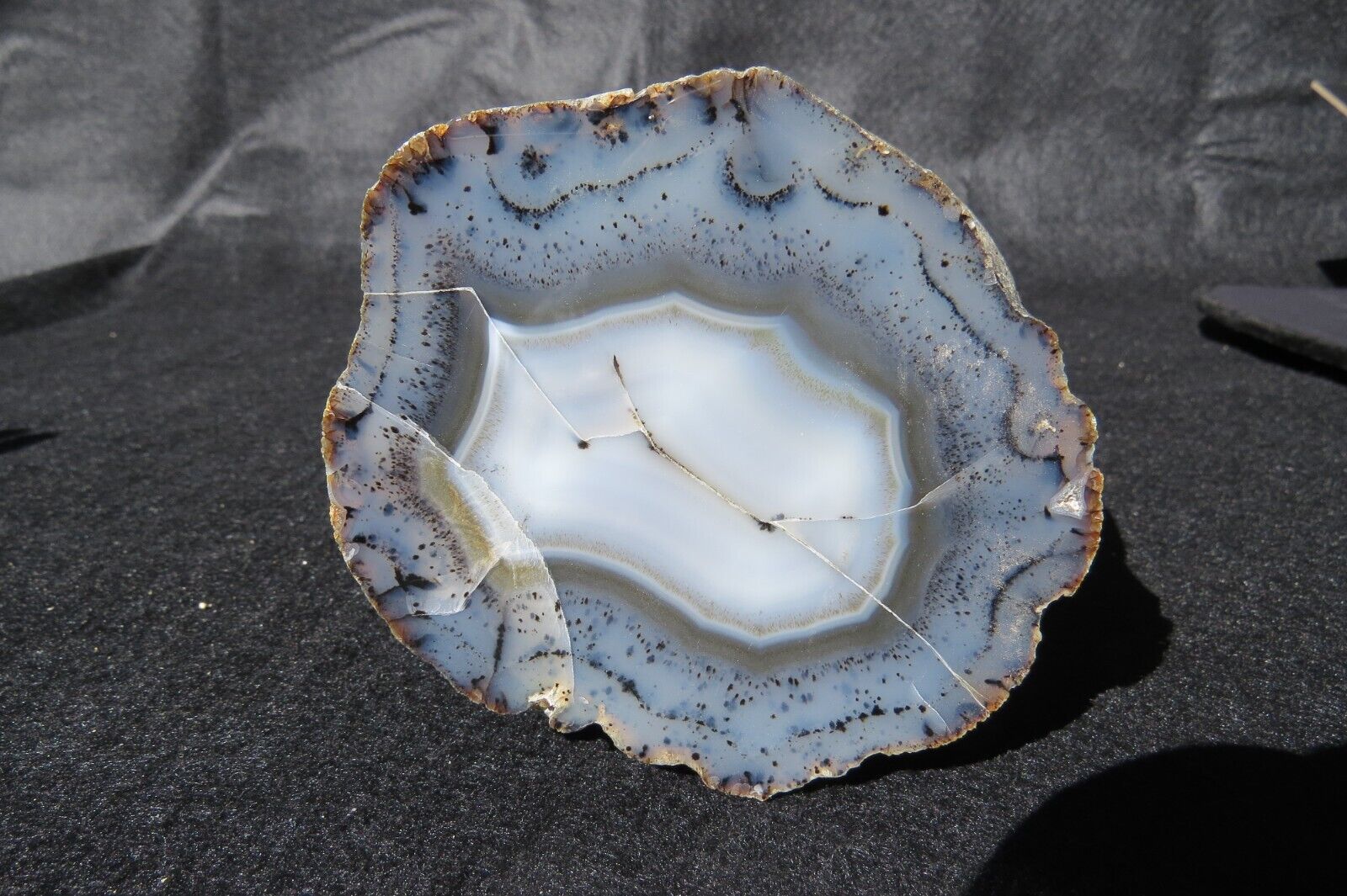 AN OUT STANDING MONTANA AGATE COLLECTOR PIECE FROM A PRIVATE COLLECTION.