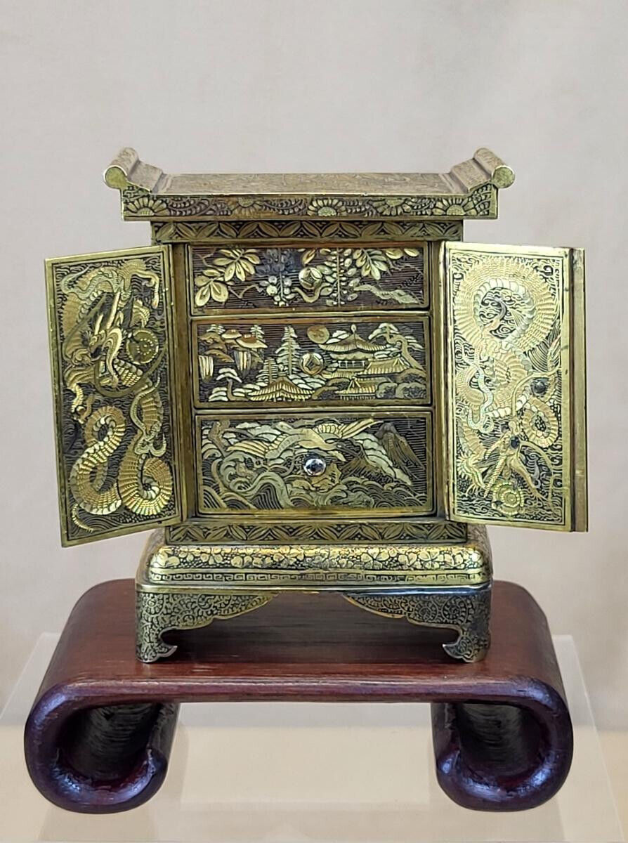 Important Late Meiji Miniature Komai Style 3-Drawer Cabinet Gilt-Brass Damascene