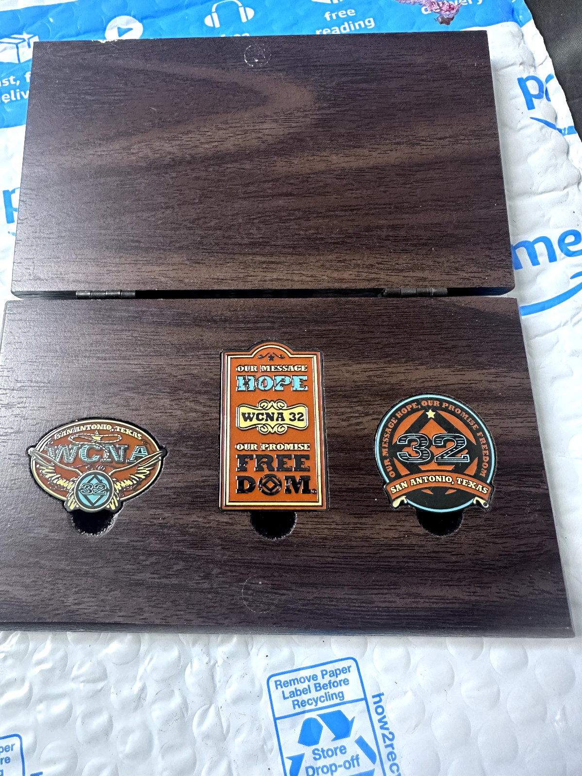 Narcotics Anonymous WCNA 32 Limited Edition Set Of 3 Pins In Wood Box See Detail