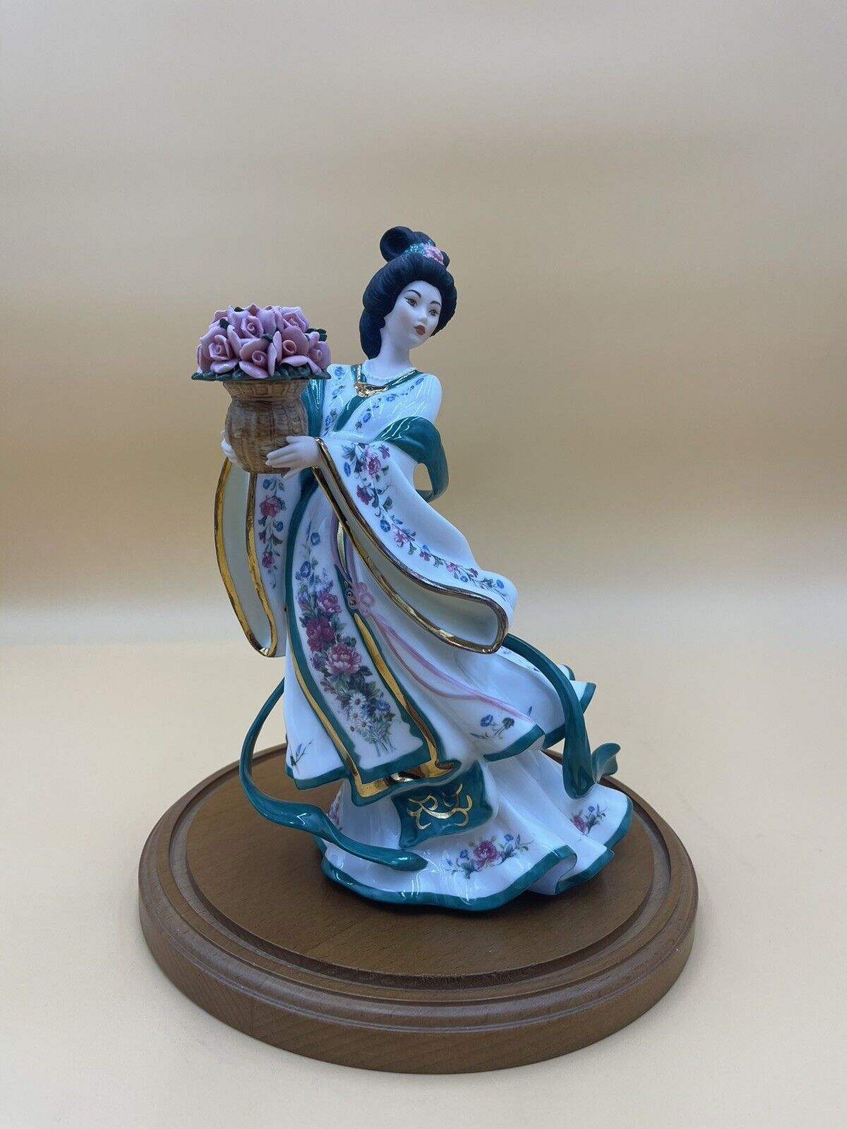 Lena Liu Glazed Porcelain Figurine Japanese Geisha Princess of Roses Glass Dome