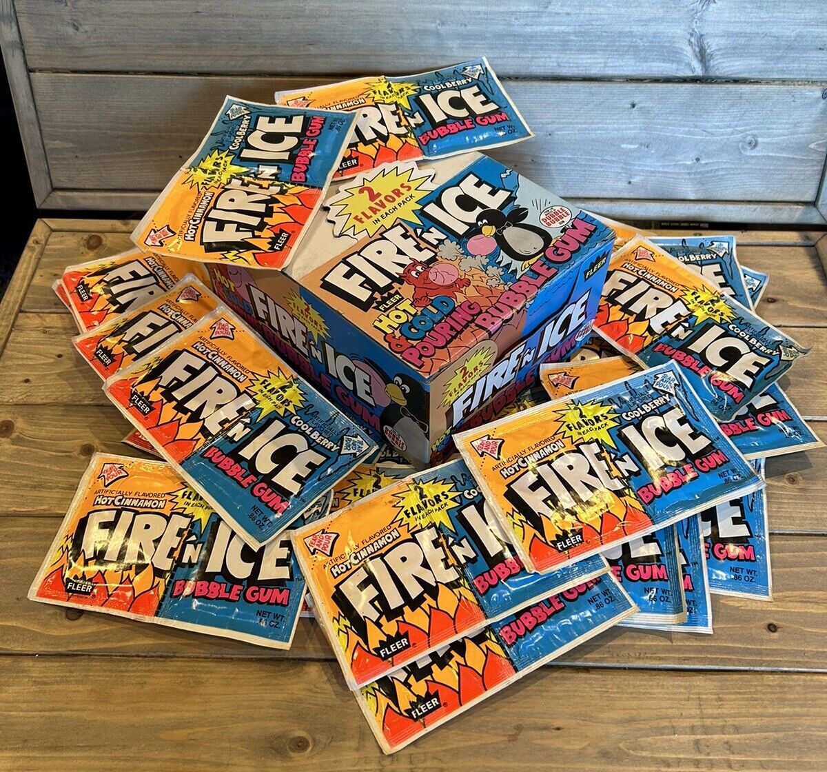 Vintage FLEER FIRE \'n ICE BUBBLE GUM Candy Display Box w/ 24 Double Packages