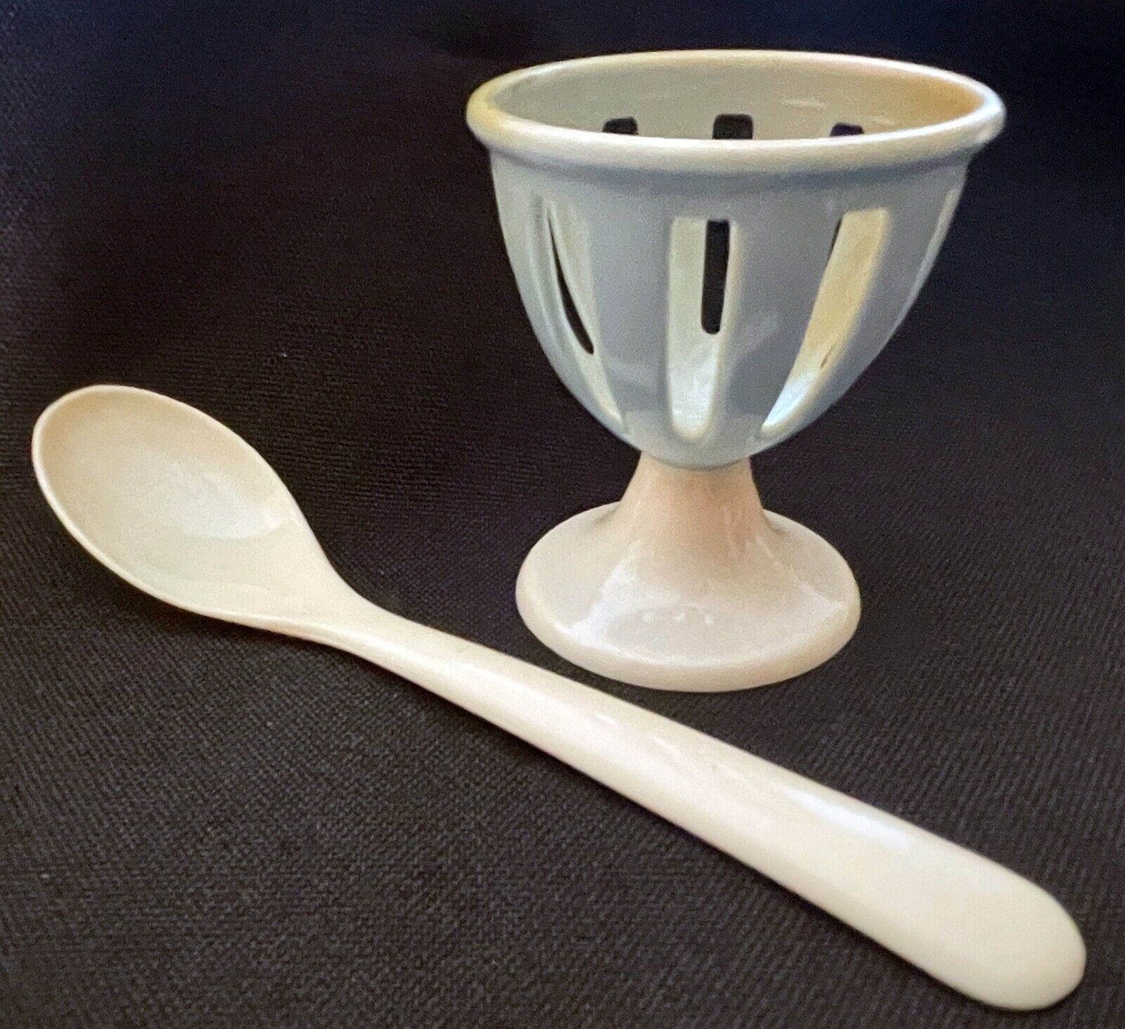 German Plastic Egg Cup & Spoon -DRGM- Vintage - Eierbecher mit Löffel