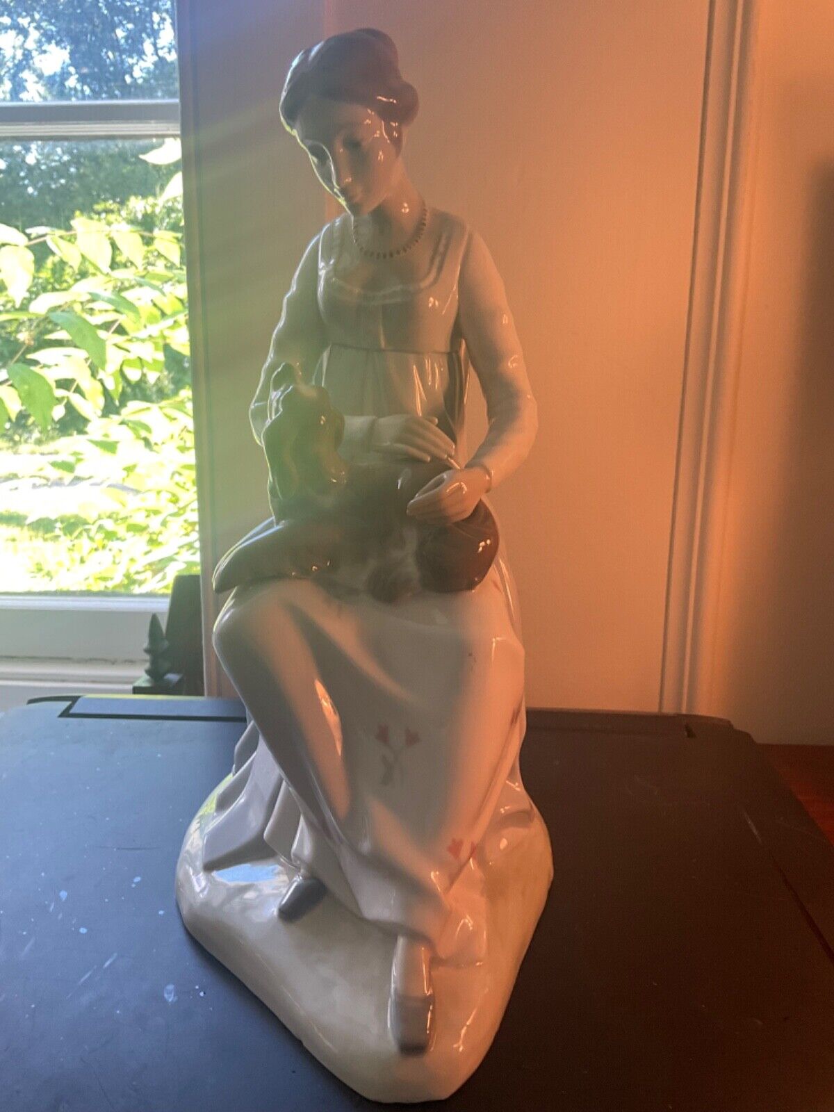 LLADRO series Zaphir Porcelain Figurine no. #606G Imperial Lady with Dog 1982
