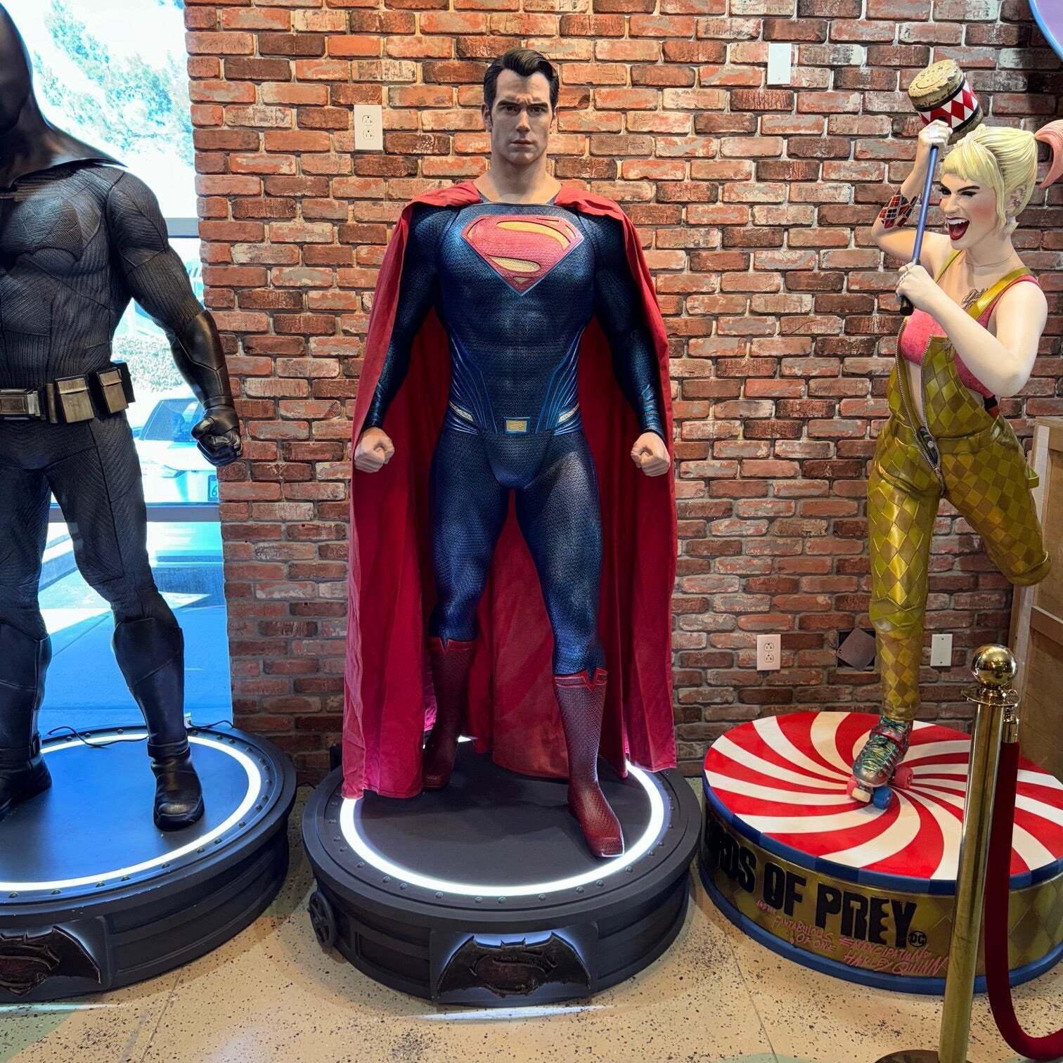 Pre-Owned Batman vs Superman: Dawn of Justice 1:1 Superman Life Size Statue