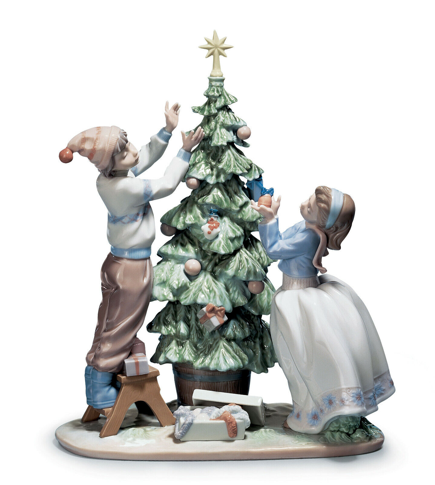 LLADRO TRIMMING THE TREE #5897 BRAND NIB CHRISTMAS HOLIDAY BOY GIRL SAVE$$ F/SH