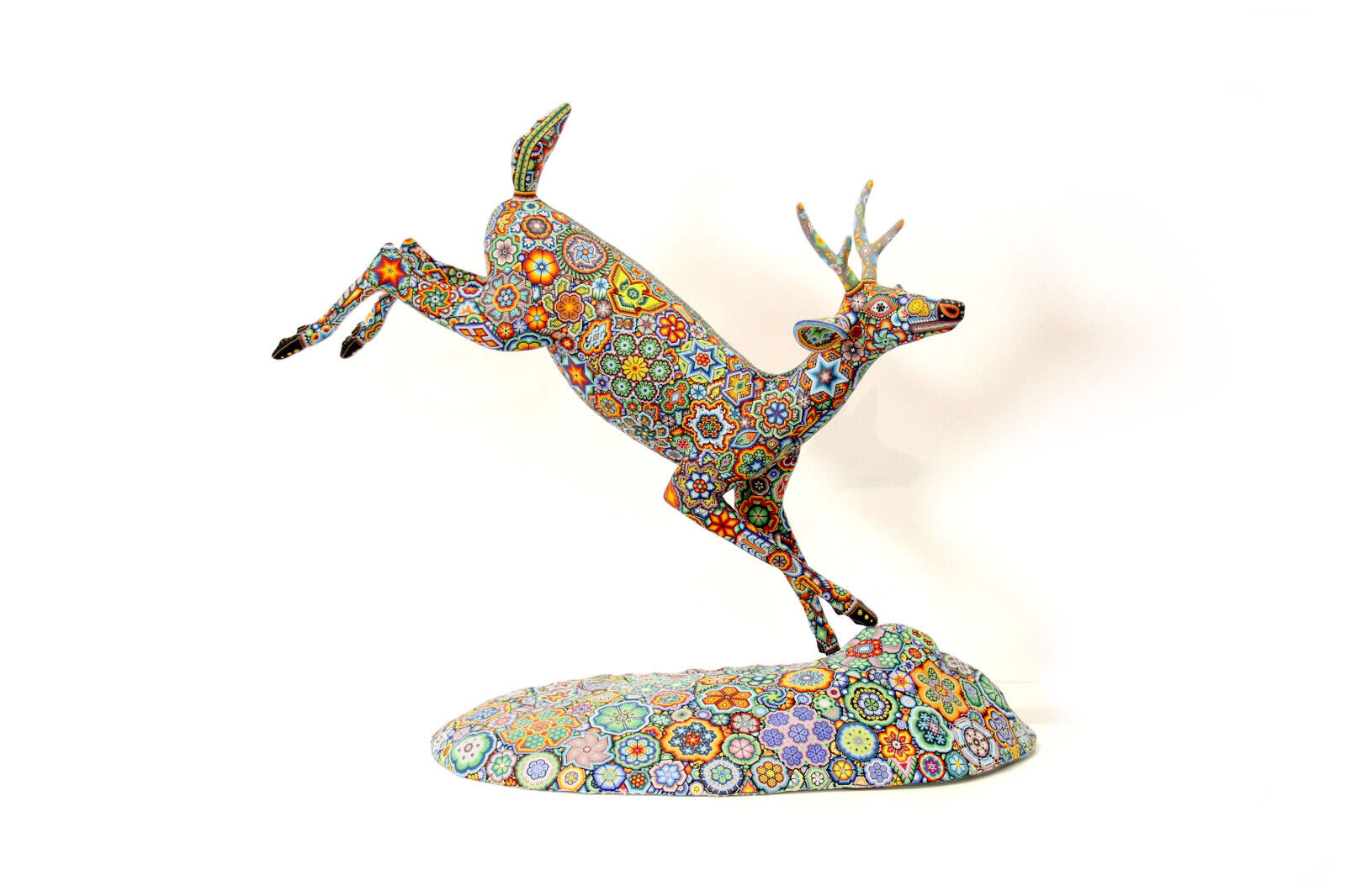 Huichol Art Sculpture Jumping Deer Maxa utsik+kame 4.6 in. | Beads artwork