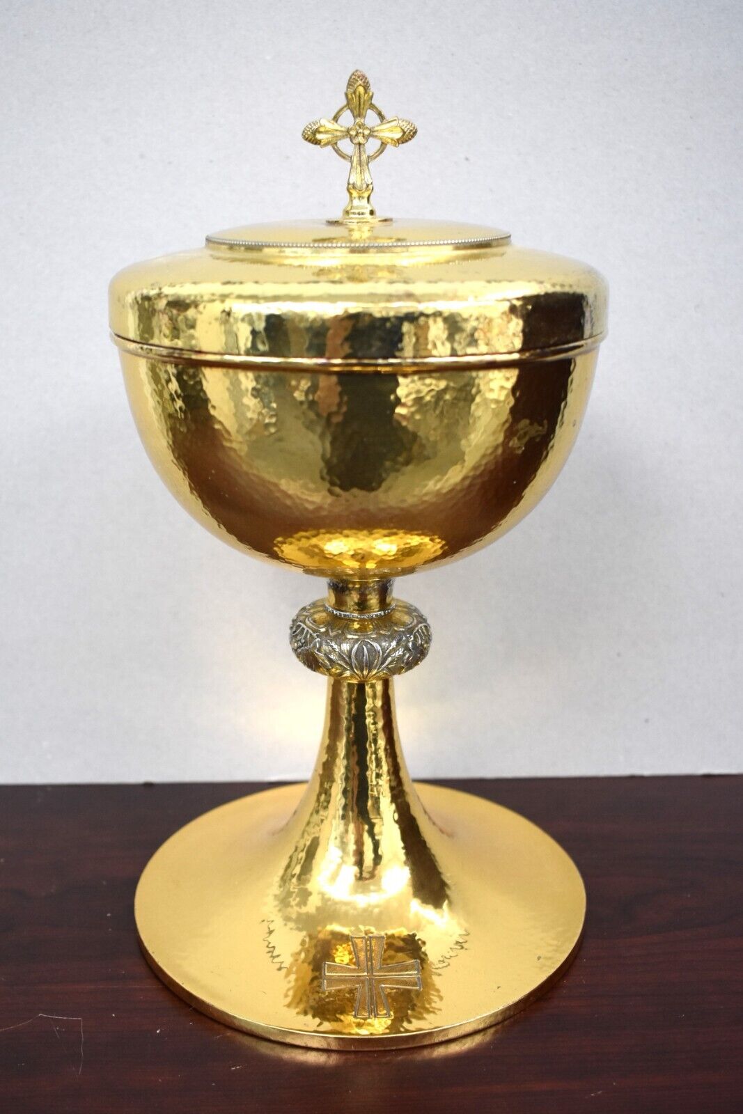 Nice Older Hand Hammered Ciborium, All Sterling, Large Cup Size (H37) chalice co