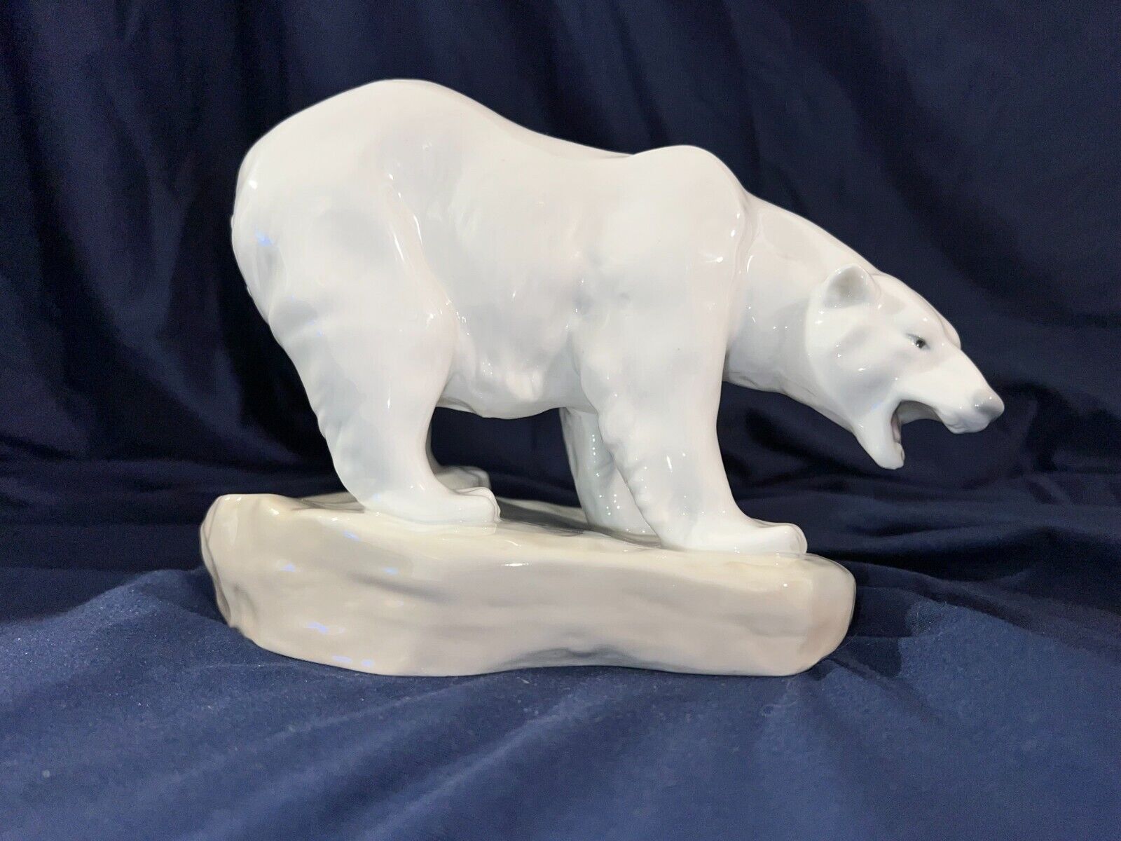 Lladro Polar Bear - Retired - RARE - c1965