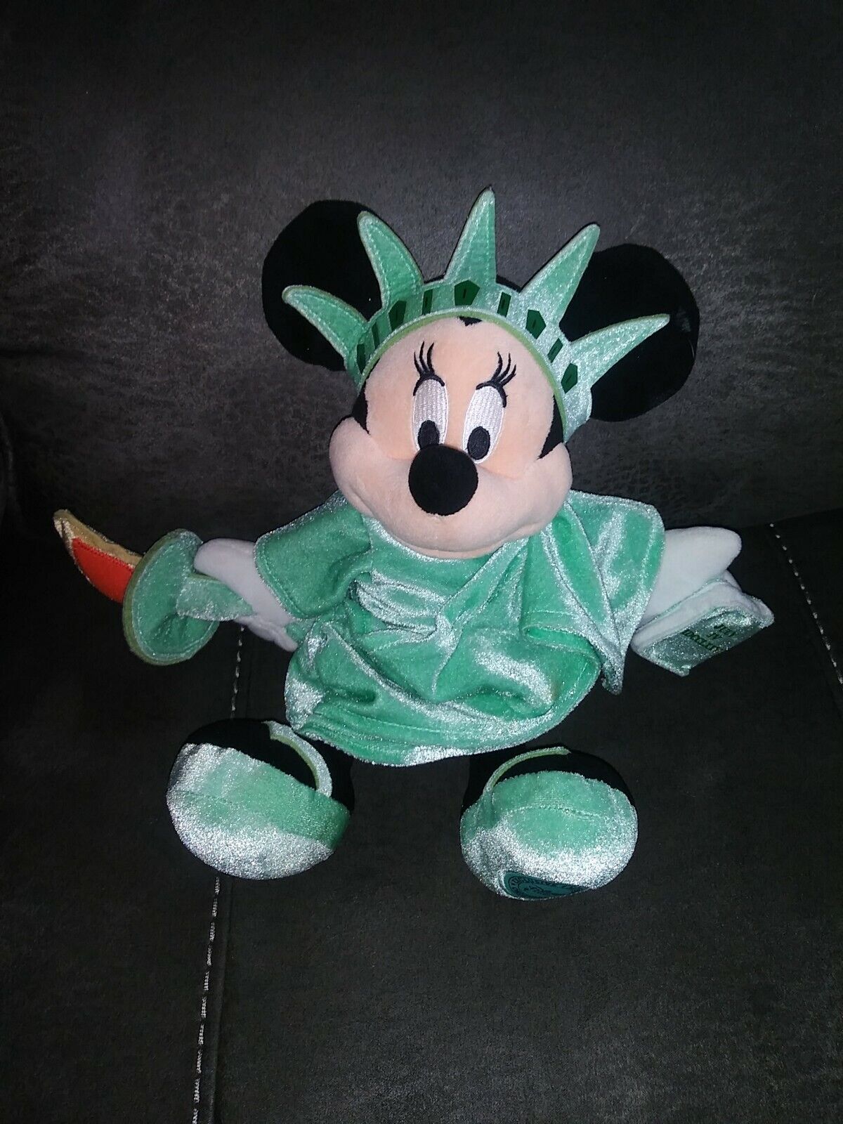 Disney Minnie Mouse Statue of Liberty in Excellent Condition 12\
