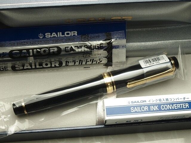 Japanese Sailor Professional Gear Gold with converter Fine nib 11-2036-220