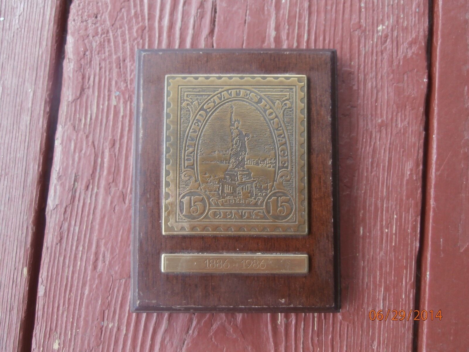 1985 avon statue of liberty plaque gold postage stamp 15 cents 1886-1986