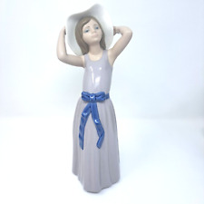 Lladro Figurine Coy 5011 Spain Girl with Hat Porcelain Figurine Retired 10