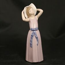 LLADRO #5011 Coy GIRL WITH HAT picture