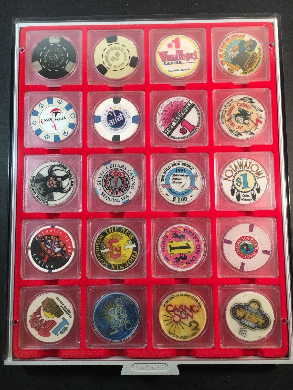 Vinage Casino Chip Lot Of 20 - Reservations Casinos With Case