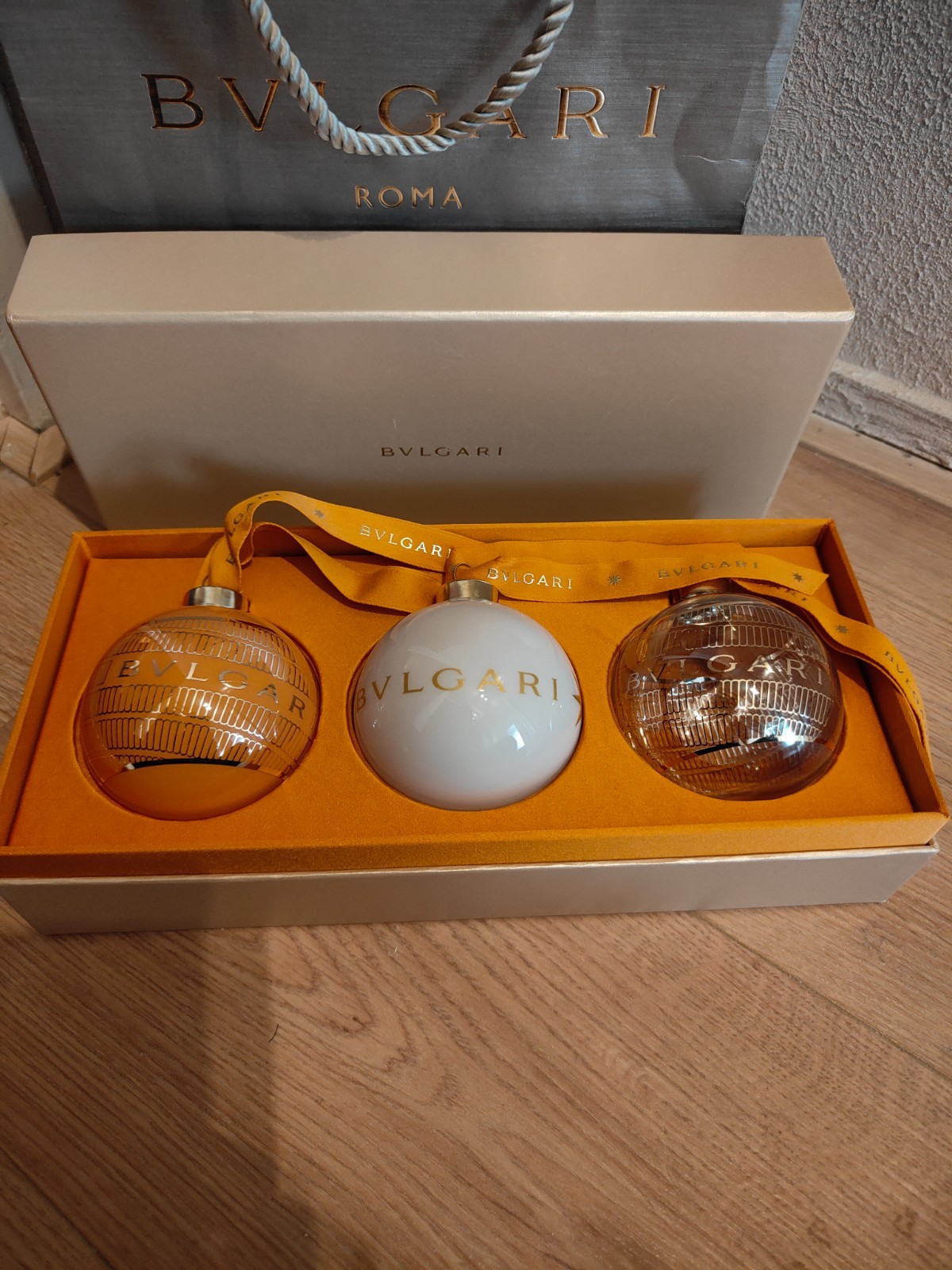 BVLGARI Christmas Luxury Glass Blown Baub Ornaments Set of 3 Limited production BVLGARI Christmas Luxury Glass Blown Baub Ornaments Set of 3 Limited production