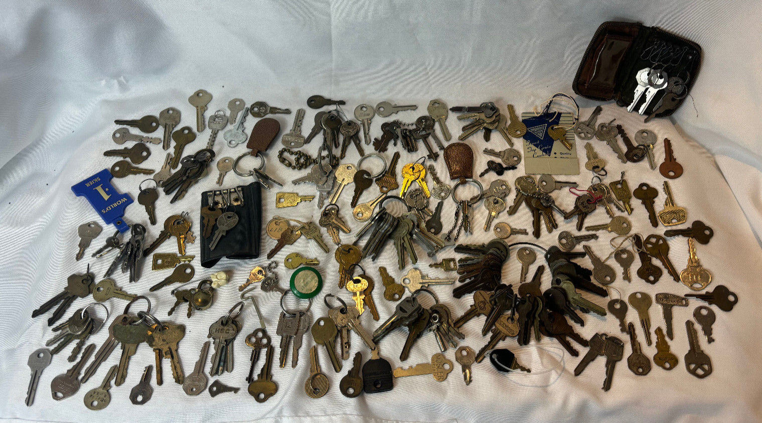 Vtg Key Lot of 200+ Residential Furniture Padlock Lockboxes Vehicle Small Motors
