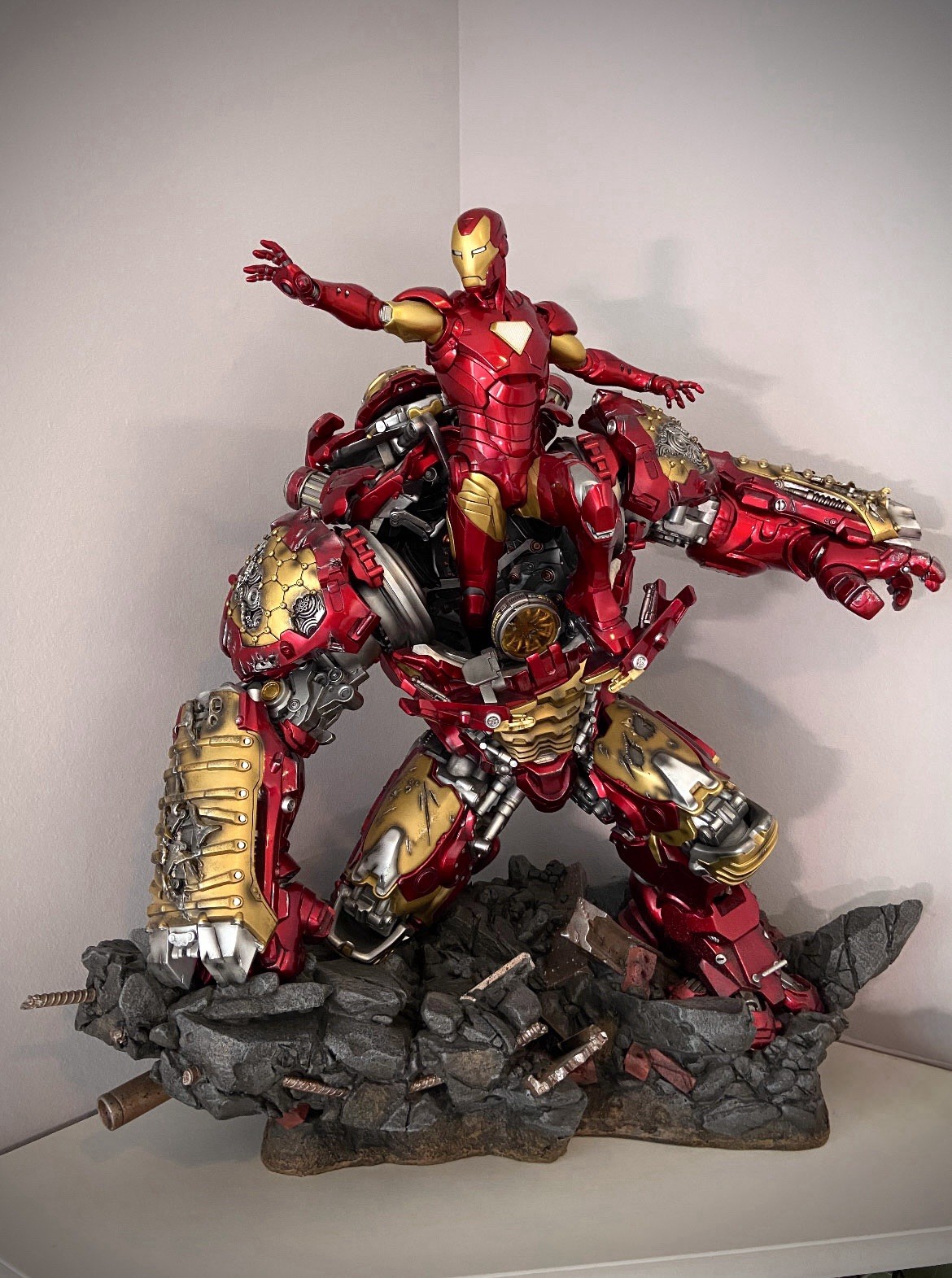 XM Studios HULKBUSTER / 1:4 Scale / Iron-Man / Statue Exclusive XM Studios HULKBUSTER / 1:4 Scale / Iron-Man / Statue Exclusive