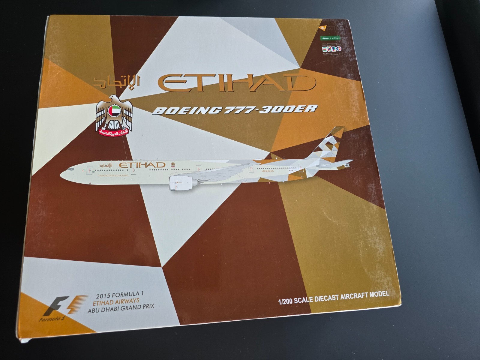 1/200 JCWings200 ETIHAD Air Boeing B777-300ER RARE 1/200 JCWings200 ETIHAD Air Boeing B777-300ER RARE