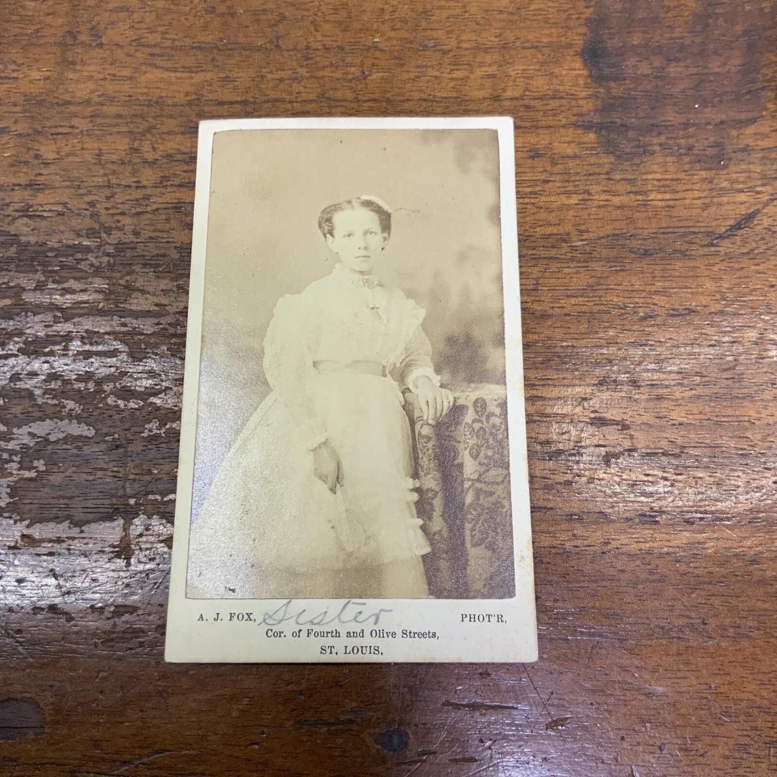 Mid 1800’s CDV By A.J. Fox. Nice Looking Young Lady, White Dress St. Louis Mo Mid 1800’s CDV By A.J. Fox. Nice Looking Young Lady, White Dress St. Louis Mo