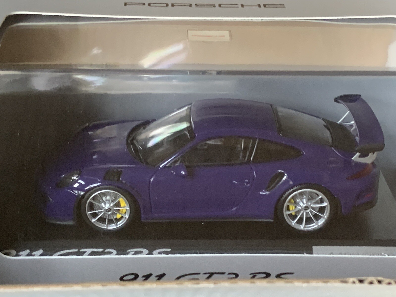 Porsche 911 GT3 RS (991) Ultra Violet 2016 Minichamps 1:43 Rare Porsche 911 GT3 RS (991) Ultra Violet 2016 Minichamps 1:43 Rare