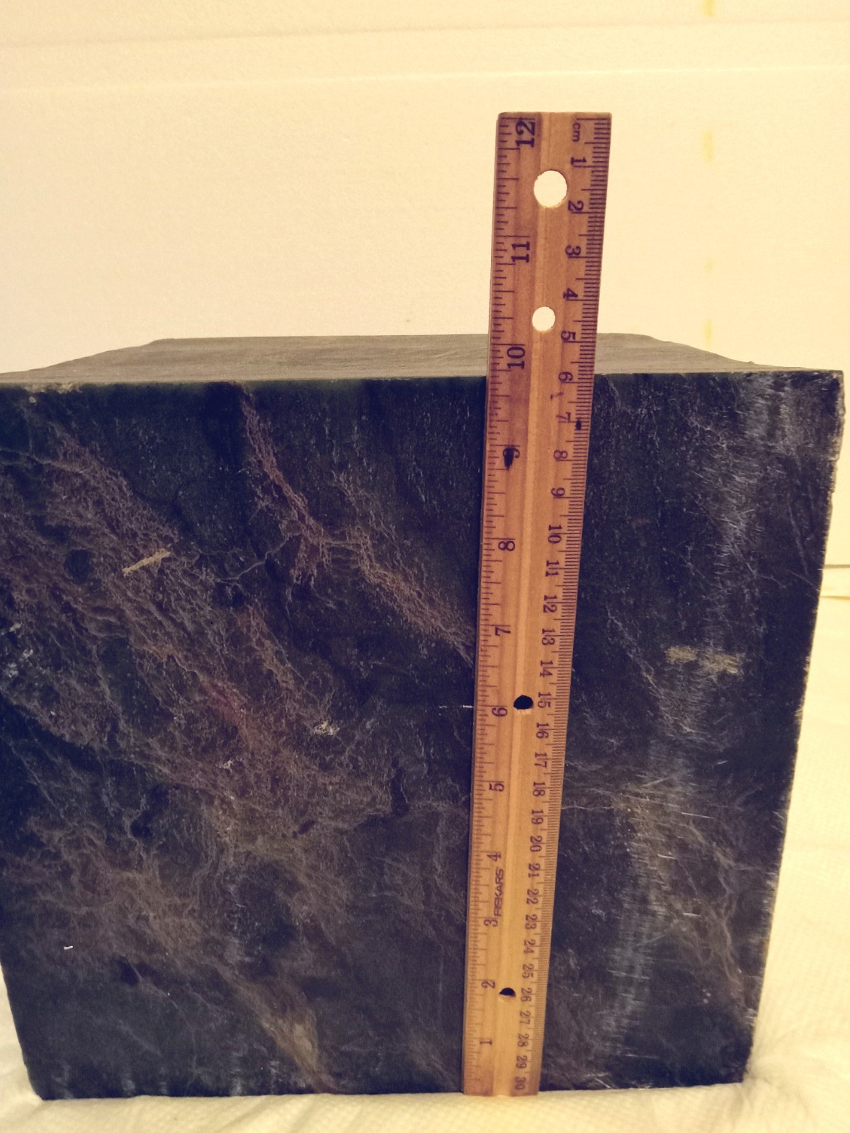 RARE MUSEUM QUALITY GREEN JADE BLOCK – HUMUNGOUS 100 lbs. – Vibrant Green Color. RARE MUSEUM QUALITY GREEN JADE BLOCK – HUMUNGOUS 100 lbs. – Vibrant Green Color.