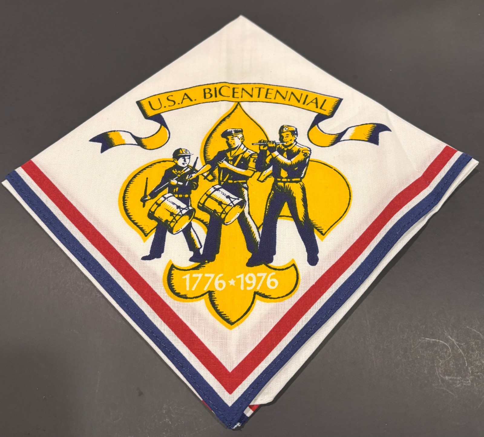 VINTAGE BSA BOY SCOUTS OF AMERICA OA 1776-1976 BICENTENNIAL NECKERCHIEF MINT VINTAGE BSA BOY SCOUTS OF AMERICA OA 1776-1976 BICENTENNIAL NECKERCHIEF MINT