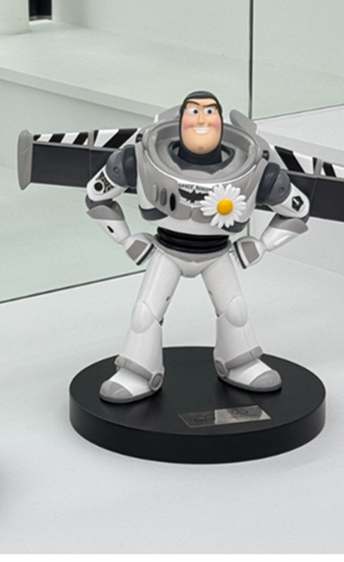 G-DRAGON Toy Story Buzz Lightyear GD PEACEMINUSONE Figure 888 Limited Presale