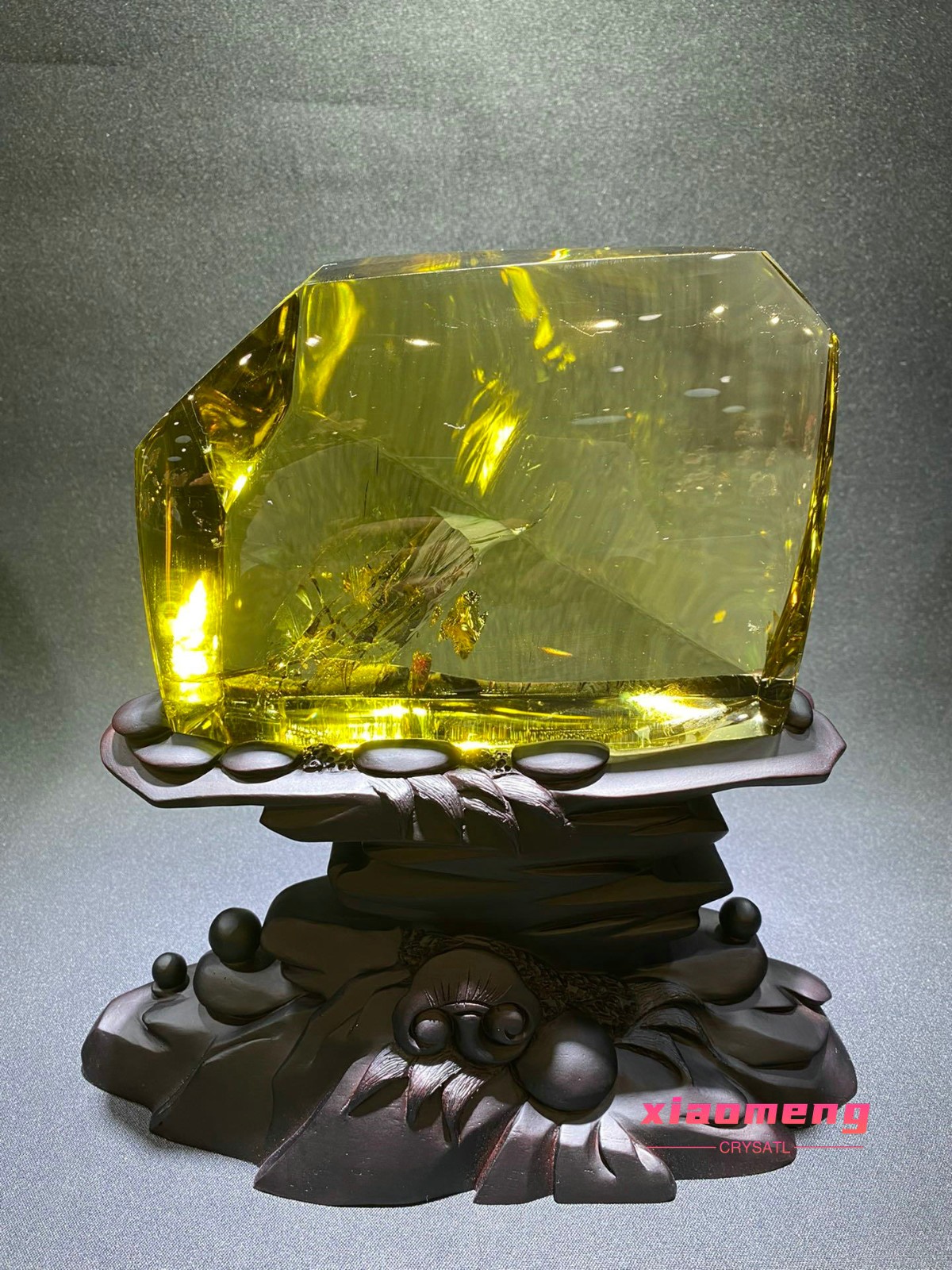 5.5LB Natural Brazilian Top Explosive Grade Water Yellow Crystal Stone Ornament 5.5LB Natural Brazilian Top Explosive Grade Water Yellow Crystal Stone Ornament