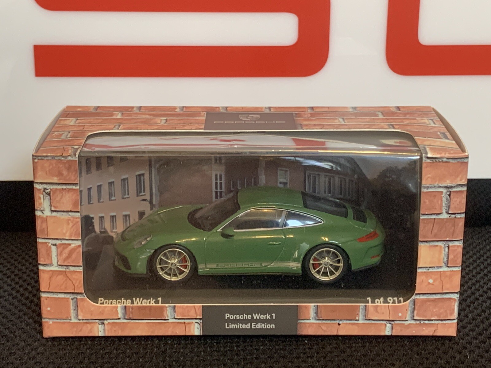 Porsche 911 (991.2) GT3 Touring - PTS Auratium Green 1:43 Minichamps Porsche 911 (991.2) GT3 Touring - PTS Auratium Green 1:43 Minichamps