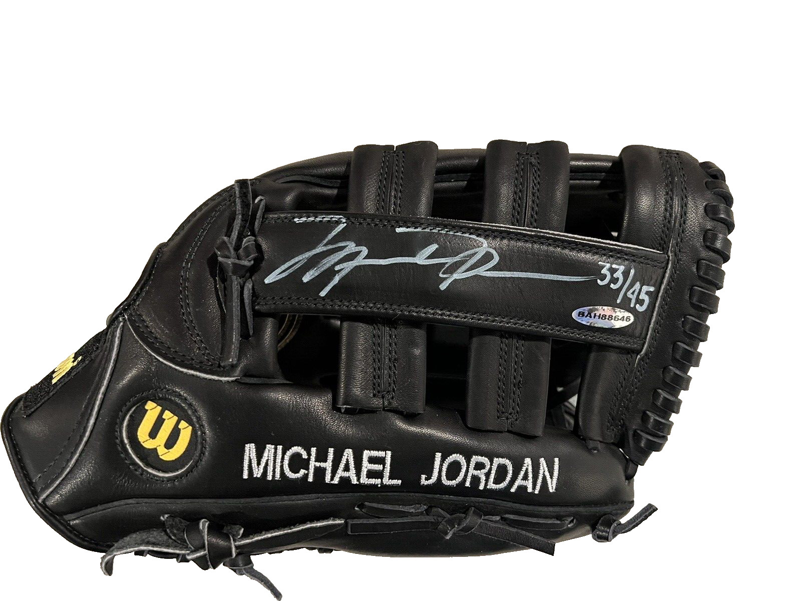 MICHAEL JORDAN AUTOGRAPH LIMITED ED. #33/45 UPPERDECK BASEBALL GLOVE GREAT ITEM.
