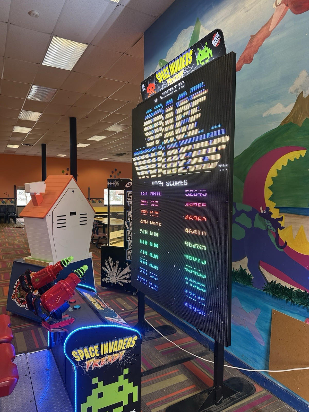 RAW Thrills Space Invaders Frenzy Arcade Machine Dual Seats Light Guns RAW Thrills Space Invaders Frenzy Arcade Machine Dual Seats Light Guns