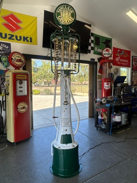 1924 FRY 10 GALLON (MAE WEST) VINTAGE GAS PUMP 1924 FRY 10 GALLON (MAE WEST) VINTAGE GAS PUMP