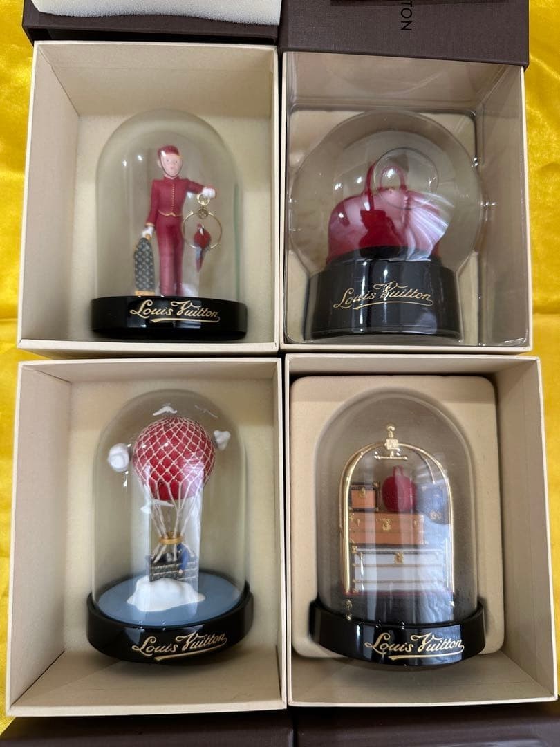 Louis Vuitton Snow Globes Four Piece Sets Unused Stored at Home From Japan Louis Vuitton Snow Globes Four Piece Sets Unused Stored at Home From Japan