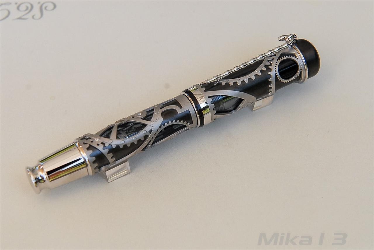MONTBLANC CHARLIE CHAPLIN FOUNTAIN PEN NEW, COMPLETE, RARE #30/88 MONTBLANC CHARLIE CHAPLIN FOUNTAIN PEN NEW, COMPLETE, RARE #30/88