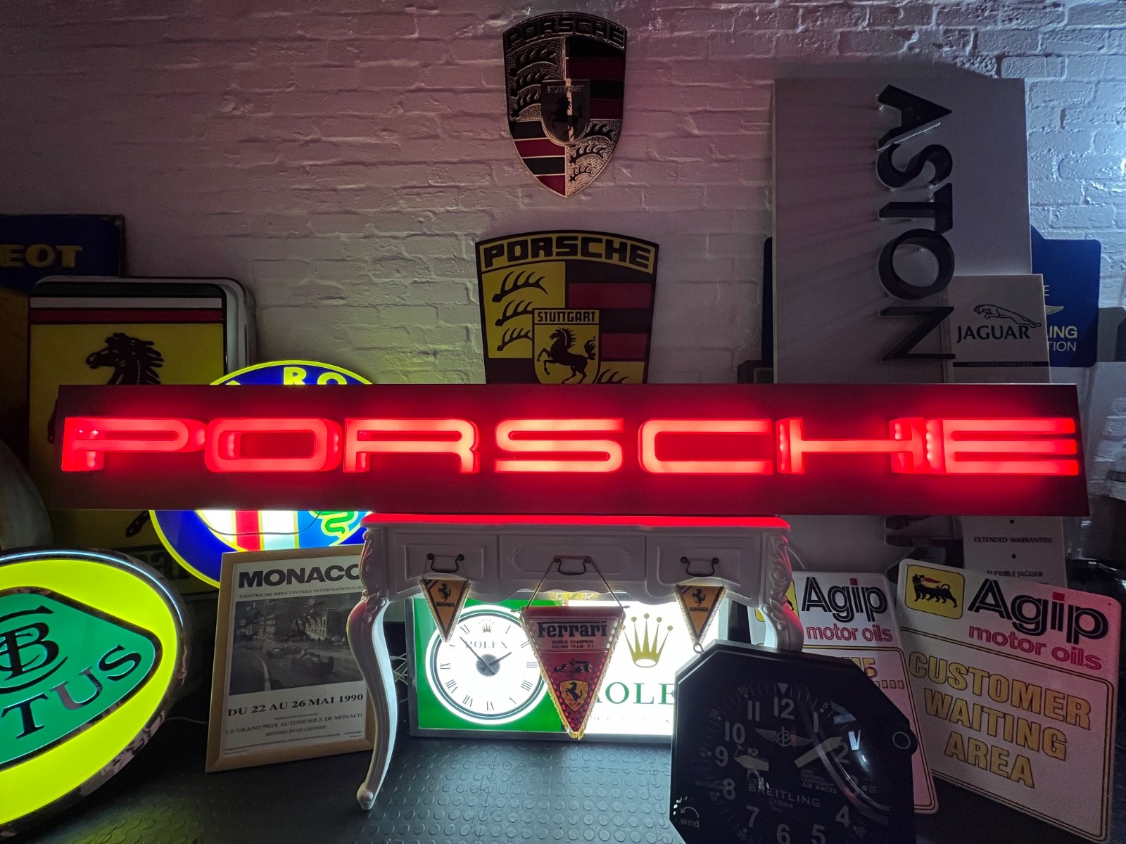 RARE 1980’s DEALER SIGN ILLUMINATED SHOWROOM GARAGE SIGN - FERRARI LAMBORGHINI RARE 1980’s DEALER SIGN ILLUMINATED SHOWROOM GARAGE SIGN - FERRARI LAMBORGHINI