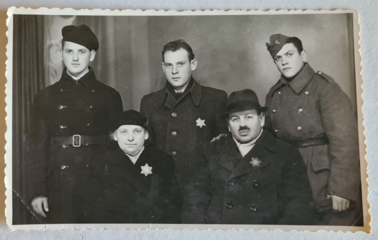 Judaica mega mega rare Original photograph of Jews wearing the Star of David WW2 Judaica mega mega rare Original photograph of Jews wearing the Star of David WW2
