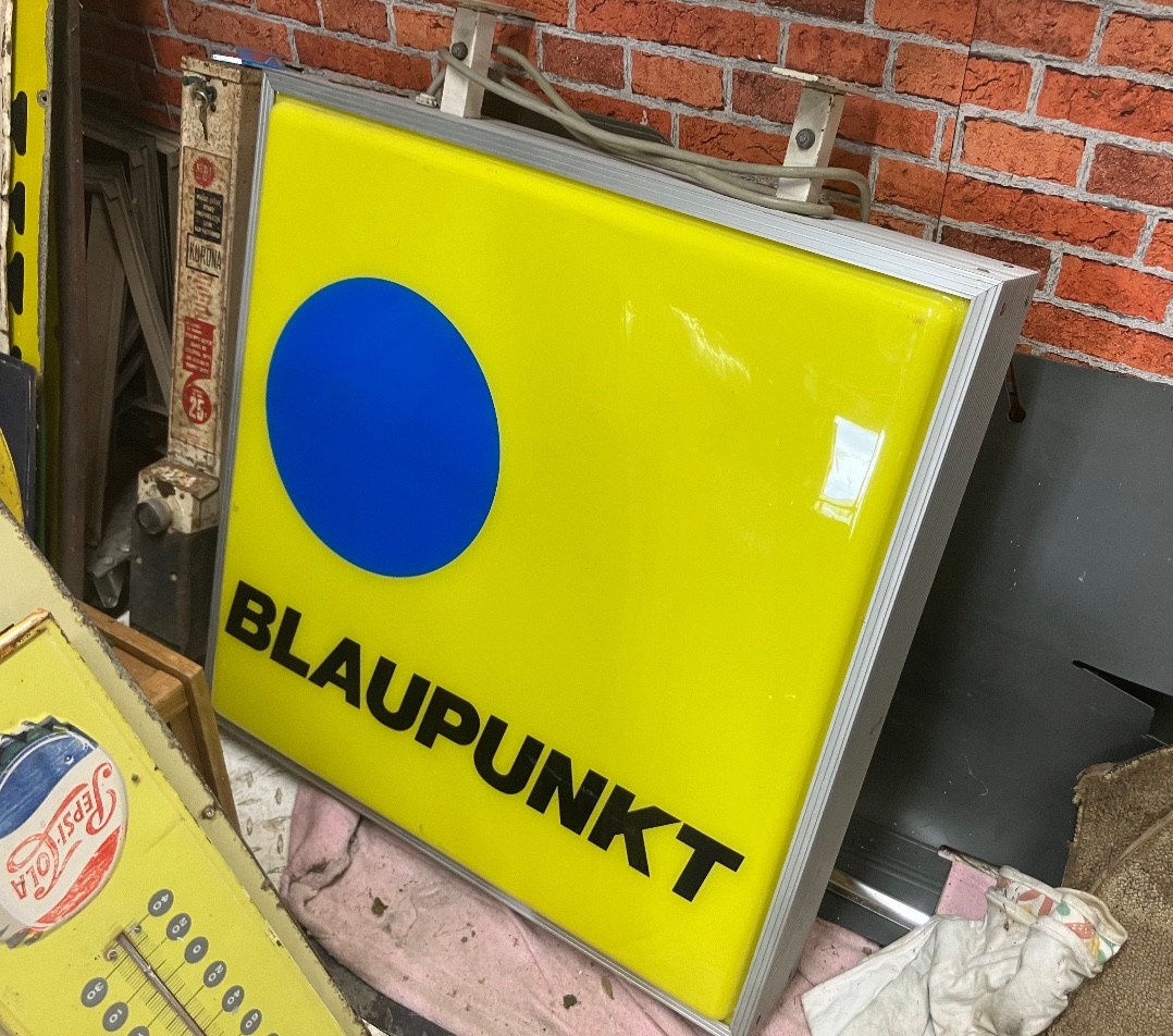 RARE 1990’s BLAUPUNKT RADIO DEALERSHIP SHOWROOM GARAGE ILLUMINATED SIGN RARE 1990’s BLAUPUNKT RADIO DEALERSHIP SHOWROOM GARAGE ILLUMINATED SIGN