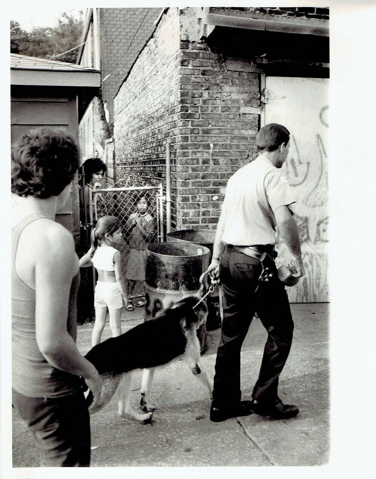 1980 Cook County Jail Escape Photo Pulitzer Chicago Sun-Times Police K9 Search