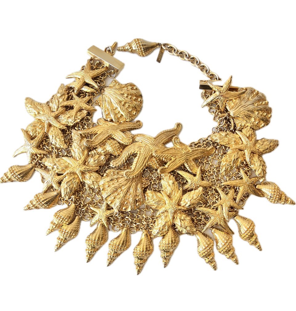 SPECTACULAR VINTAGE GIANNI VERSACE S/S 1992 MARINE SEA SHELL COLLAR NECKLACE SPECTACULAR VINTAGE GIANNI VERSACE S/S 1992 MARINE SEA SHELL COLLAR NECKLACE