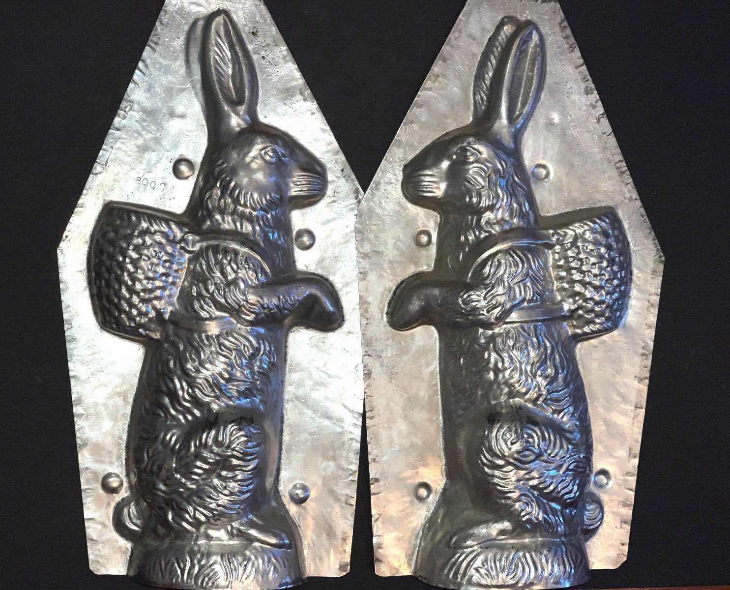 ANTIQUE VINTAGE RABBIT SITTING UP. 1925. EPPELSHEIMER N.Y. #8000. 18 1/2