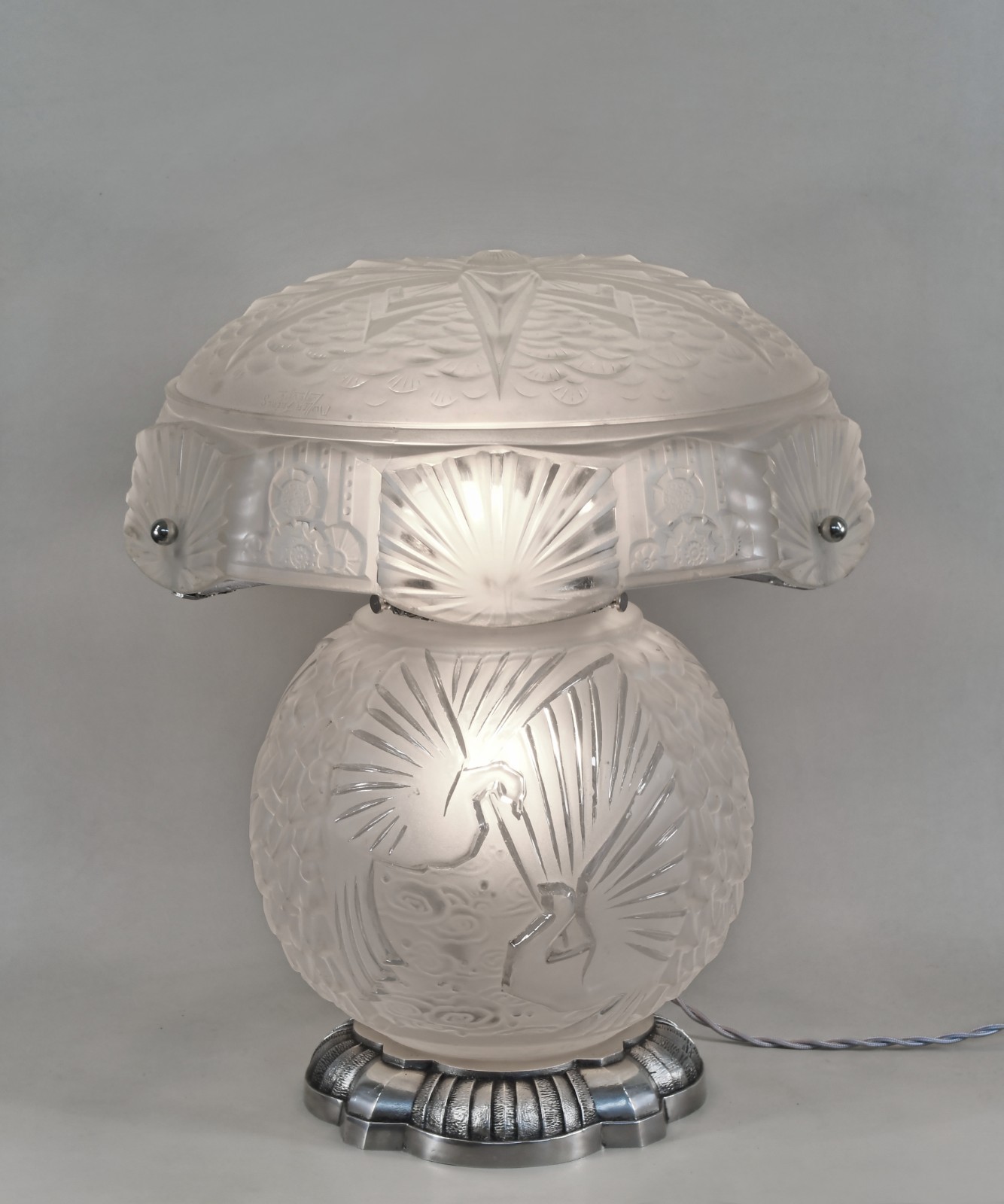 MULLER FRERES : a French ART DECO mushroom table lamp 1930 . France