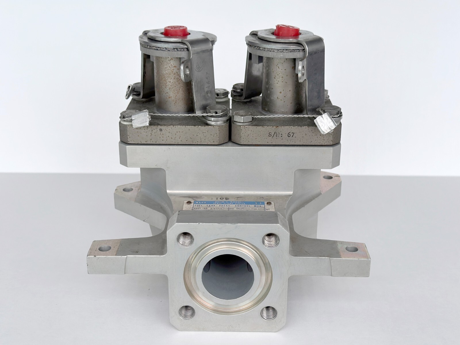 RARE FLIGHT HARDWARE NASA APOLLO SATURN V / IB FUEL TANK PRESSURE CONTROL MODULE RARE FLIGHT HARDWARE NASA APOLLO SATURN V / IB FUEL TANK PRESSURE CONTROL MODULE