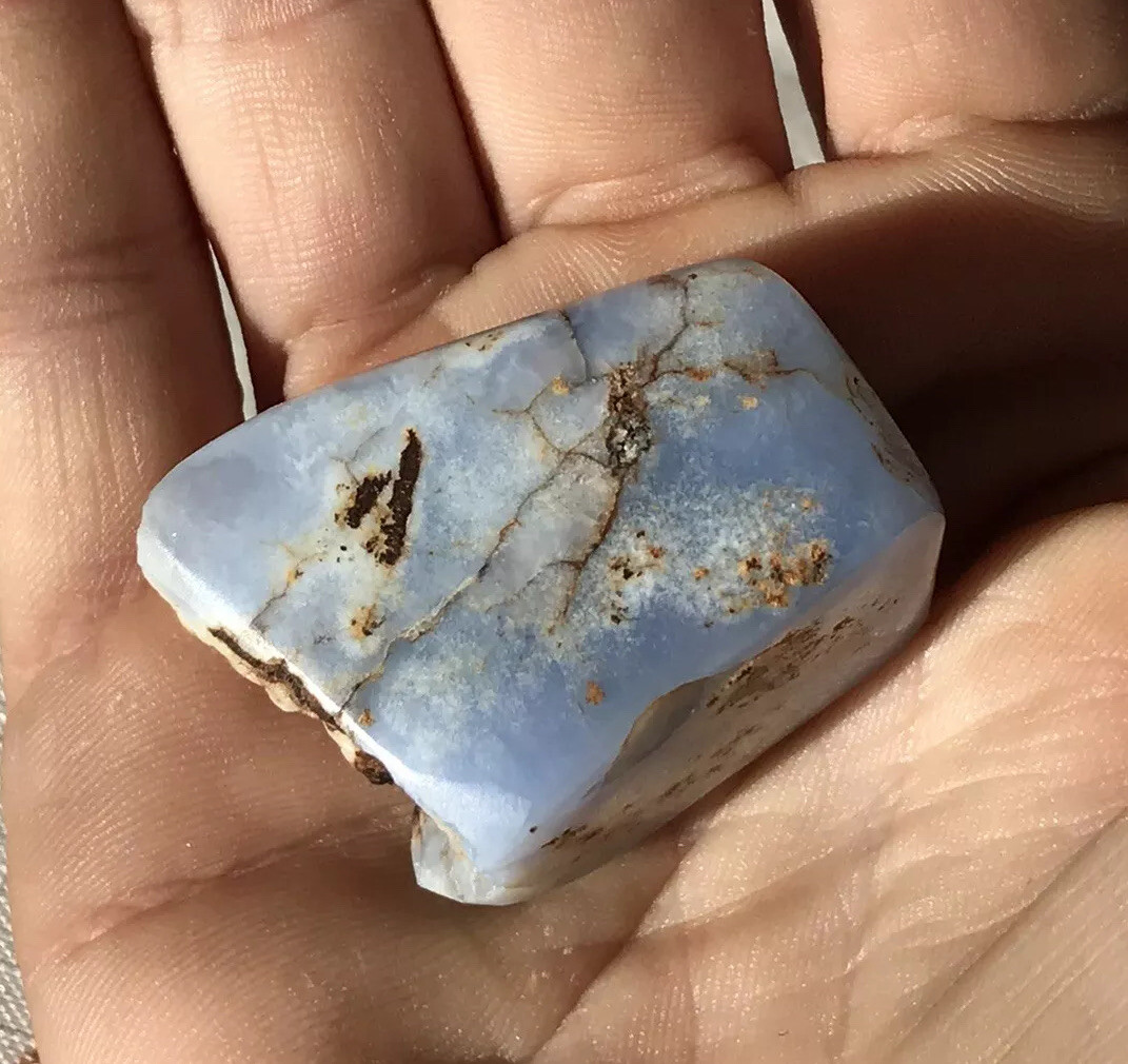 Ellensburg Blue Agate 178.8 Carats Very Rare Gemstone Mineral Specimen Carnelian Ellensburg Blue Agate 178.8 Carats Very Rare Gemstone Mineral Specimen Carnelian
