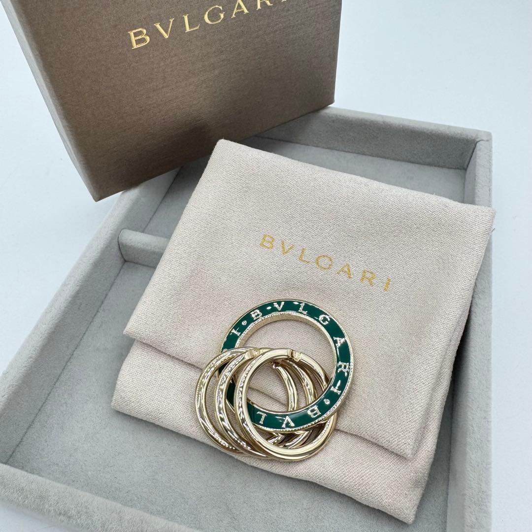 BVLGARI Bvlgari Green Enamel Logo Key Ring Bag Charm Used BVLGARI Bvlgari Green Enamel Logo Key Ring Bag Charm Used