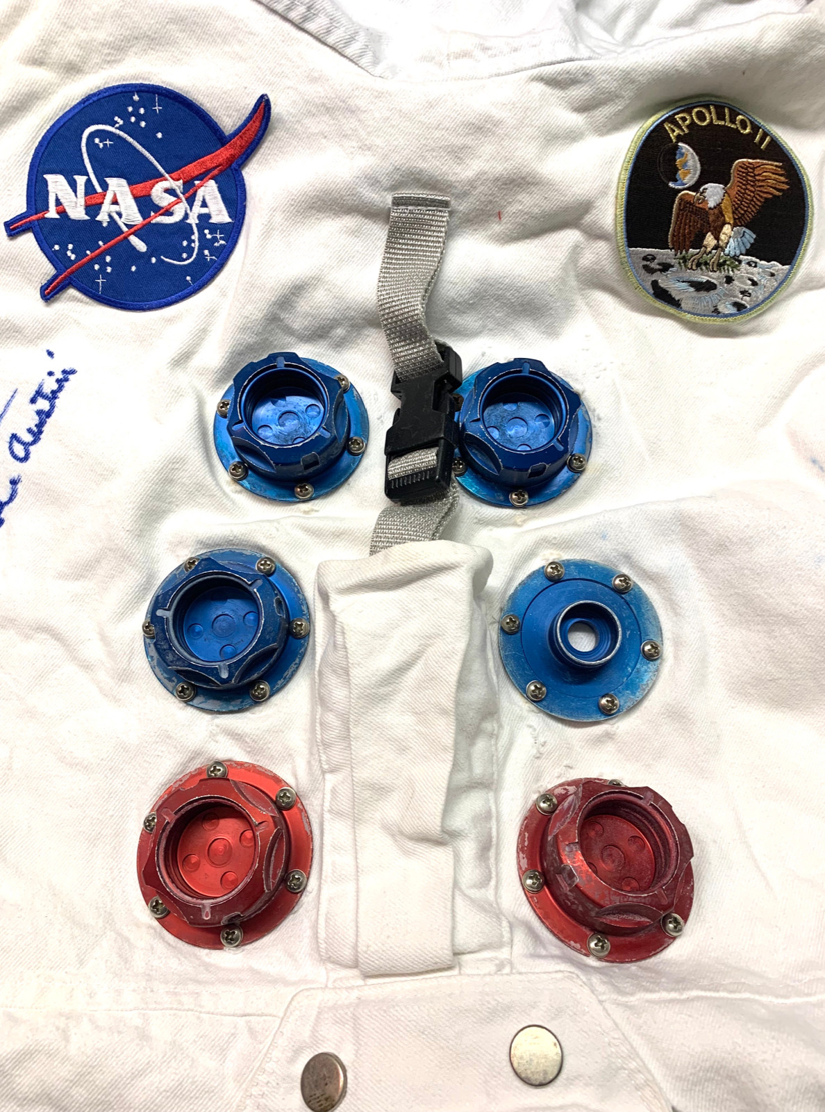 Apollo A7L spacesuit SIGNED by actor Lee Majors The Six Million Dollars Man Apollo A7L spacesuit SIGNED by actor Lee Majors The Six Million Dollars Man