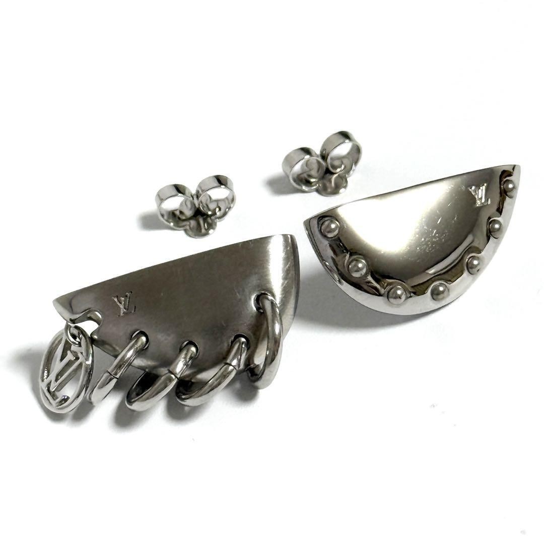 Rare Louis Vuitton Asymmetrical Bionic Earrings for Men and Women Rare Louis Vuitton Asymmetrical Bionic Earrings for Men and Women