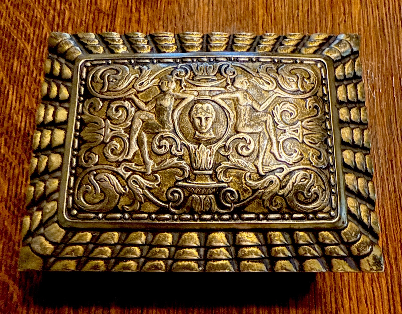 Antique Tiffany Studios Spanish Pattern Deep Cigarette/CigarBox #1891, Rarity #4 Antique Tiffany Studios Spanish Pattern Deep Cigarette/CigarBox #1891, Rarity #4