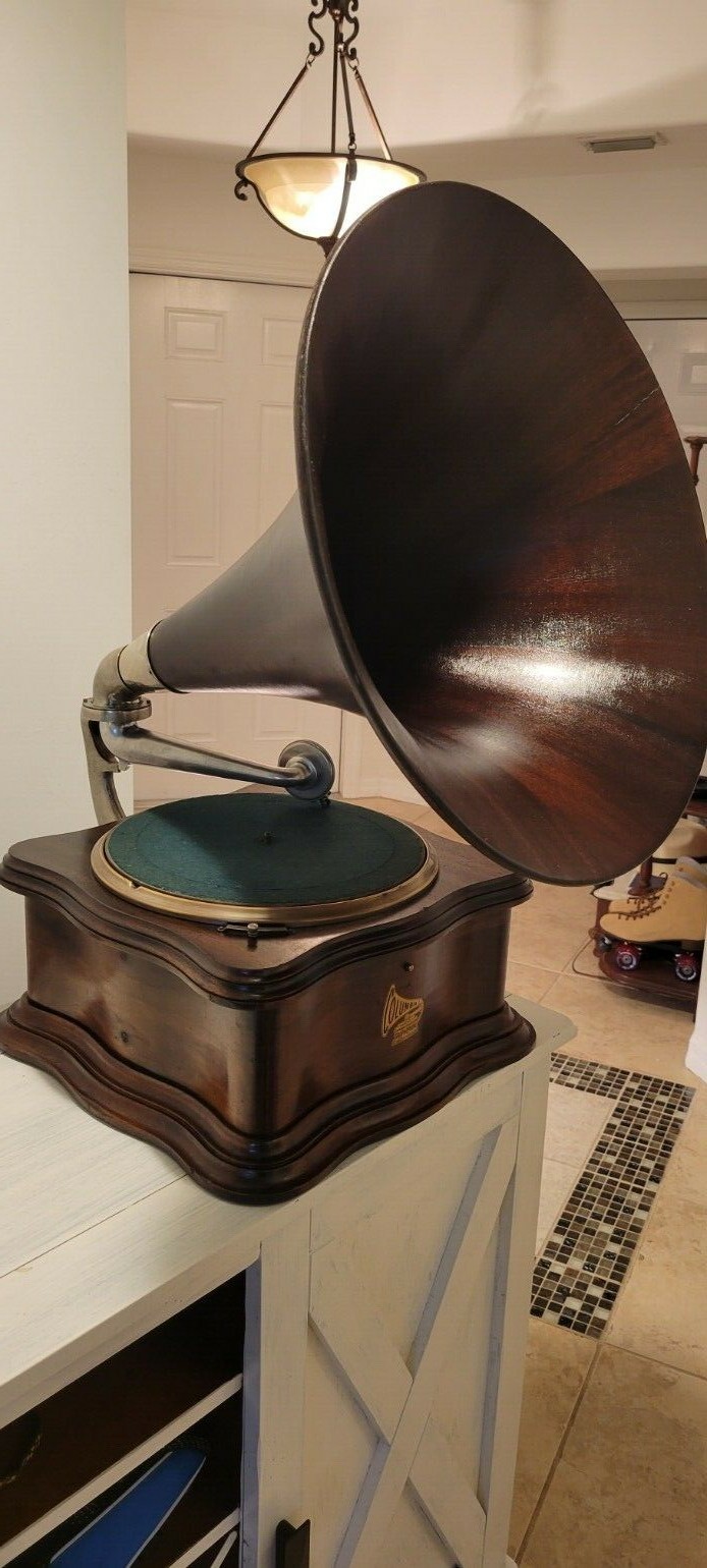 Mahogany Columbia BY “Improved Imperial” Disc Graphophone with Speartip Horn 