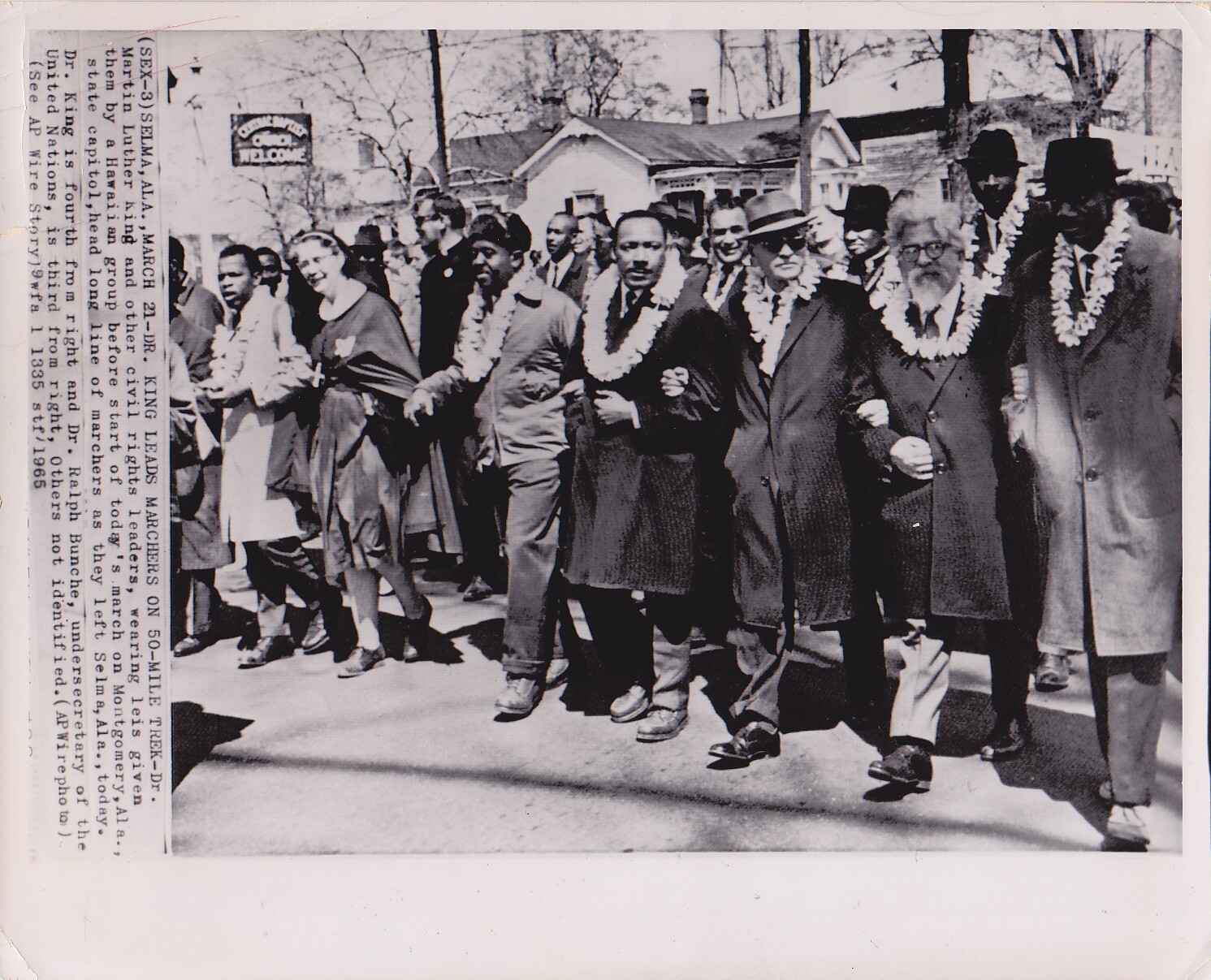 MARTIN LUTHER KING & JOHN LEWIS ** MONTGOMERY AL CIVIL RIGHTS VINTAGE 1965 photo MARTIN LUTHER KING & JOHN LEWIS ** MONTGOMERY AL CIVIL RIGHTS VINTAGE 1965 photo